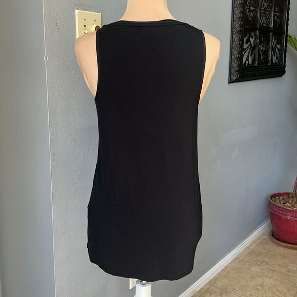 White House Black Market tank - Picture 4 of 5